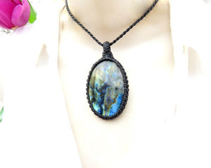 Rainbow Labradorite macrame gemstone necklace, oval labadorite pendant, best friend gift, girlfriend gift ideas, healing labradorite stone