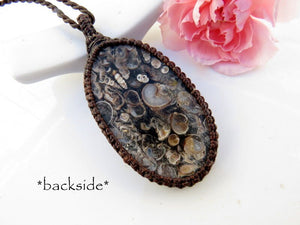 Turritella Fossil necklace / Fossil Jewelry / Rocks and mineral / macrame necklace / fossil jewelry / Turritella jewelry / fathers day gift