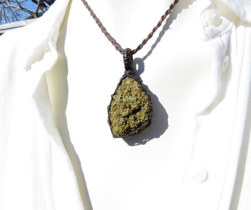 Epidote crystal healing necklace, Epidote, Green crystal, healing energy, Green Healing crystals, Free shipping, Etsy crystals, Etsy gifts