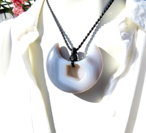 Botswana Agate Necklace | moon necklace | whales tail necklace | agate jewelry | macrame necklace | macrame jewelry | botswana jewelry