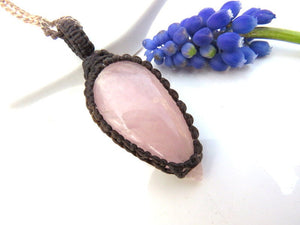 Rose Quartz necklace, christmas gift ideas, for her, rose quartz jewelry, rose quartz meaning, macrame necklace, macrame jewelry