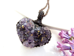 Amethyst druzy heart macrame necklace, Amethyst crystal, raw Amethyst necklace, purple stone, macrame jewelry, February Birthstone, jewelry