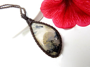 Tiger Dendrite Agate Necklace / Agate Necklace / Healing crystals / Metaphysical / macrame jewelry / macrame necklace / rare stone