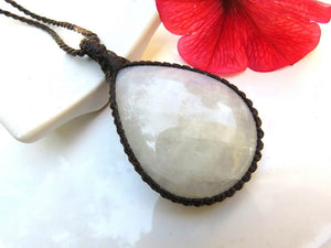 Moonstone macrame necklace / moonstone necklace / moonstone Jewelry / christmas gift ideas / Healing stone necklace / gemstone jewelry