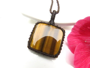 Crystals for strength / Tiger Eye Necklace / Tigers Eye Jewelry / Macrame necklace / Unisex jewelry / Grounding crystals / gemstone jewelry