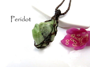 Friendship and Connection Crystal necklace / Peridot Necklace / Raw Peridot pendant / stone necklace / Healing gemstones / free shipping