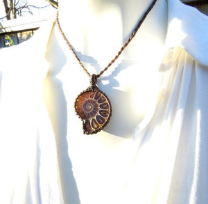 Ammonite macrame necklace, ammonite necklace, ammonite pendant, ammonite jewelry, fossil necklace, ammolite, macrame jewelry, gemstone