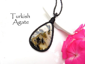 Agate macrame necklace, turkish agate, gift ideas for the zen seeker, for the boho beauty, for the jewelry lover, for the gemstone lover