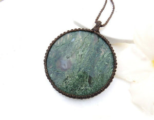 Moss Agate macrame necklace, gemstone gift ideas for her, statemeent necklace, gift ideas for the nature lover, the crystal collector