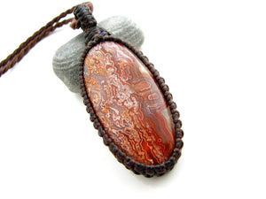 Deep red, oval shaped mexican agate gemstone necklace, crazy lace agate macrame necklace